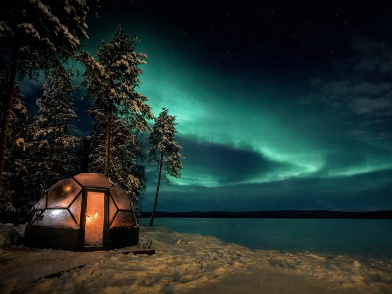 Private Dinner in Glass Igloo Under the Northern Lights